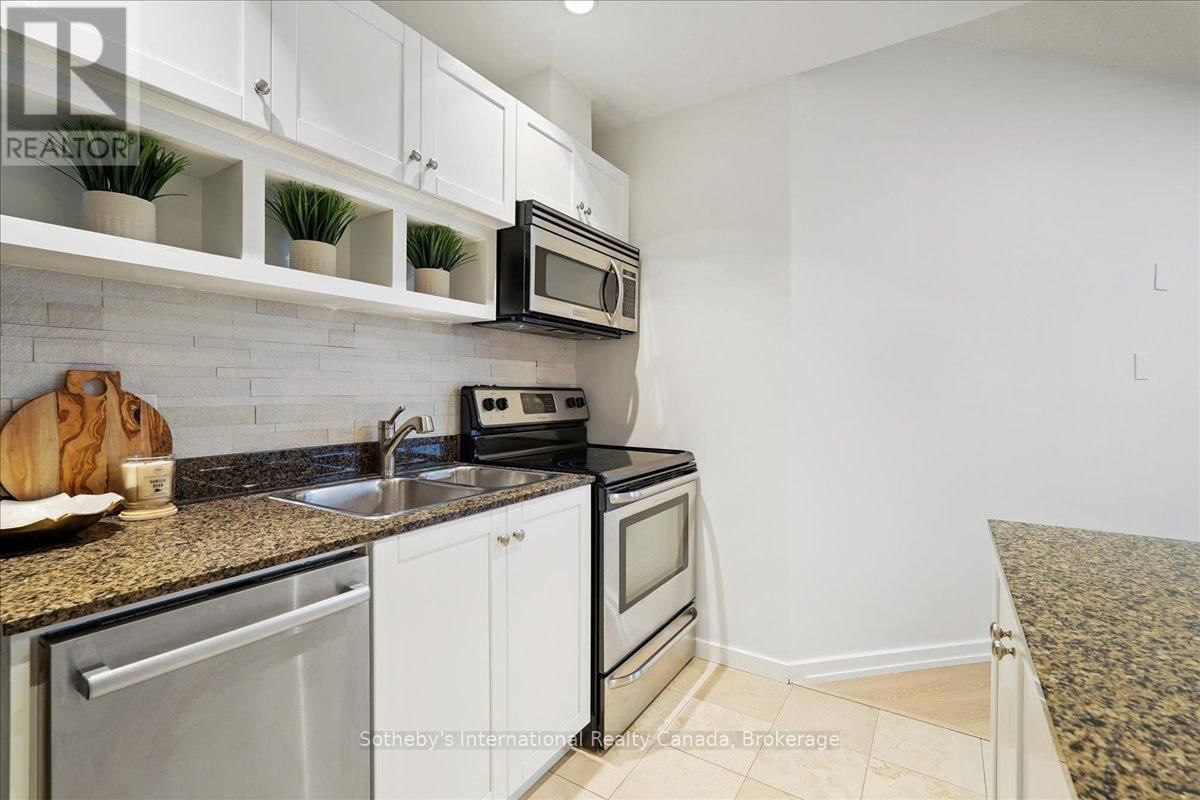 1804 - 218 QUEENS QUAY WEST Image 13