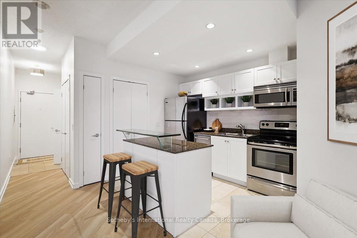 1804 - 218 QUEENS QUAY WEST Image 14