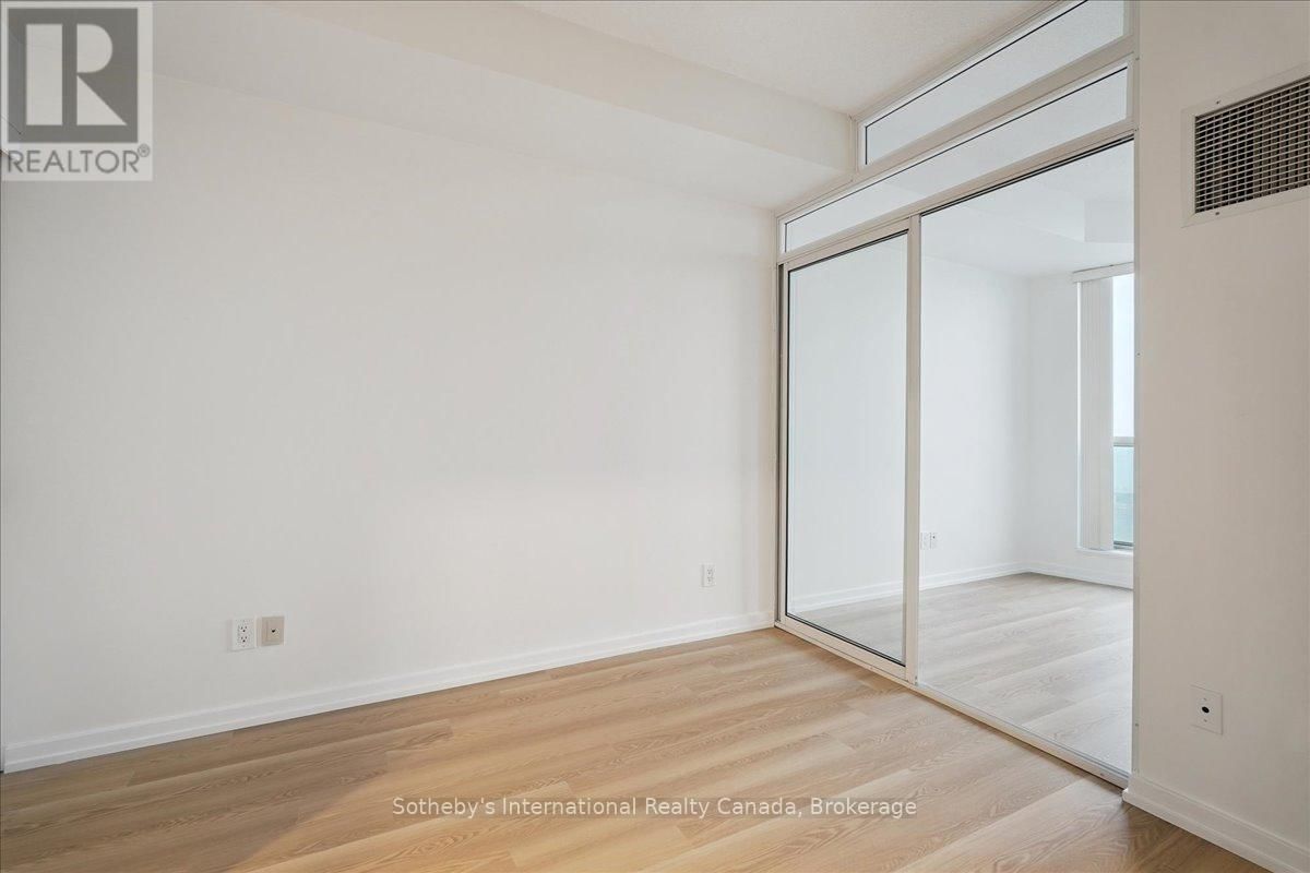 1804 - 218 QUEENS QUAY WEST Image 25