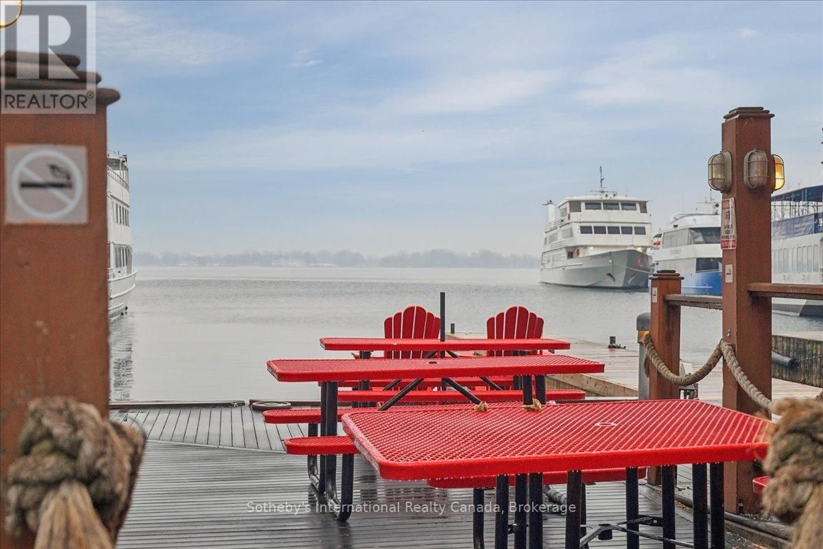 1804 - 218 QUEENS QUAY WEST Image 31