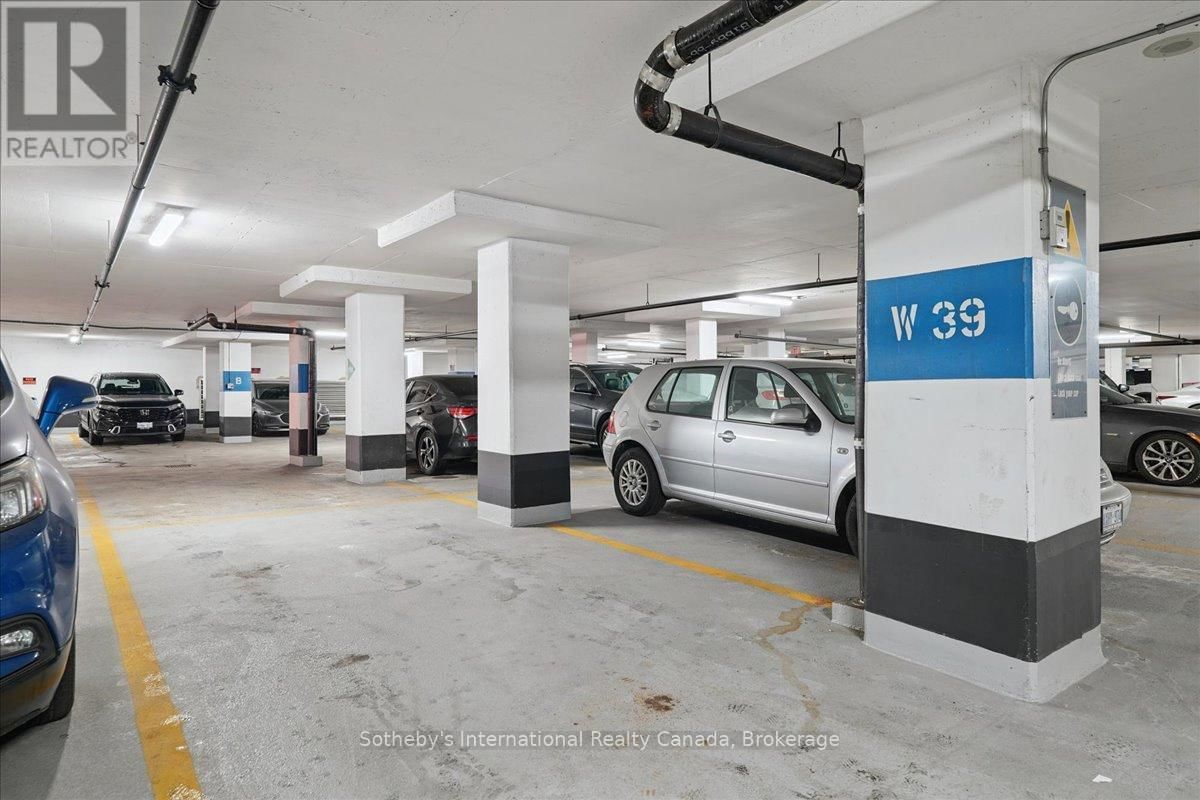 1804 - 218 QUEENS QUAY WEST Image 36