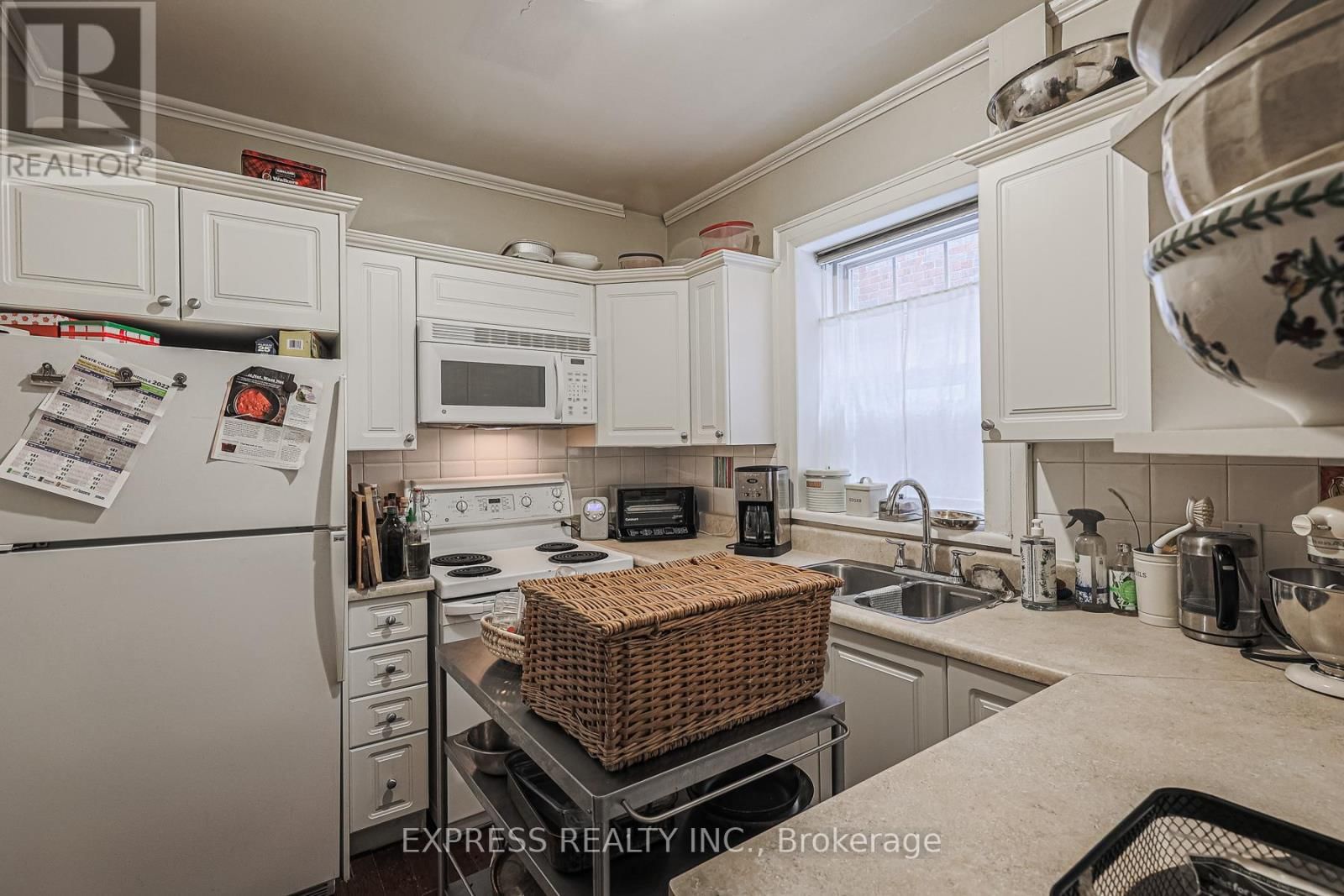 Main - 167 HIGHBOURNE ROAD Image 15