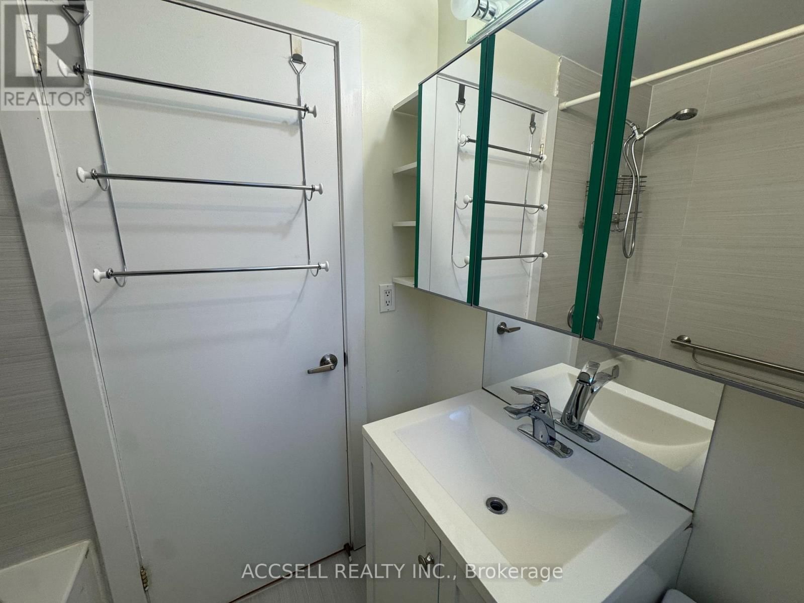 Upper - 99 KENWOOD AVENUE Image 14