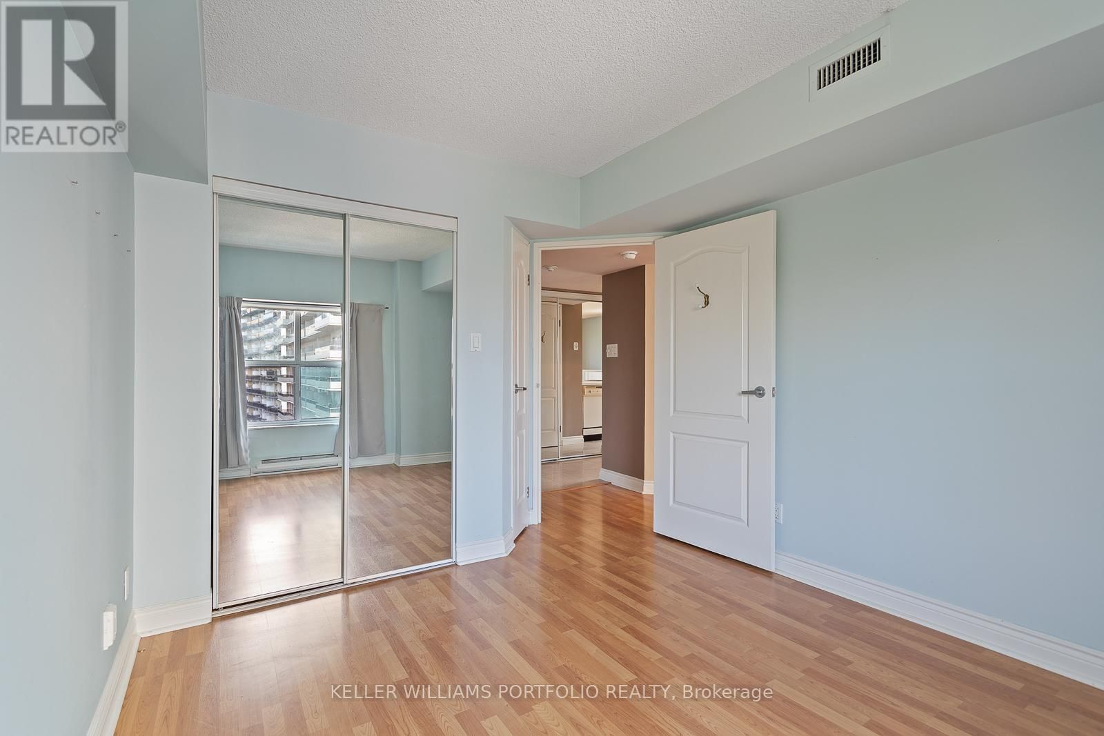 604 - 97 LAWTON BOULEVARD Image 19