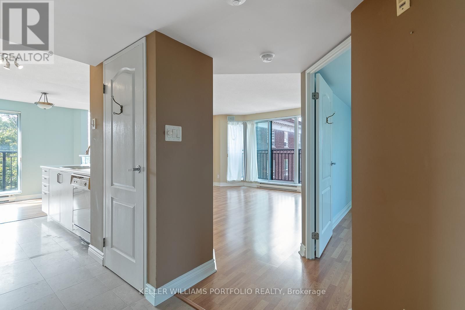 604 - 97 LAWTON BOULEVARD Image 2