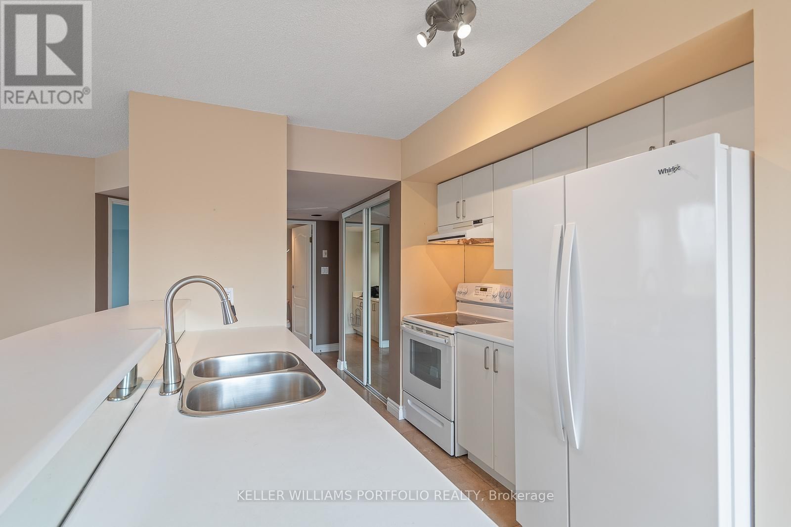 604 - 97 LAWTON BOULEVARD Image 8