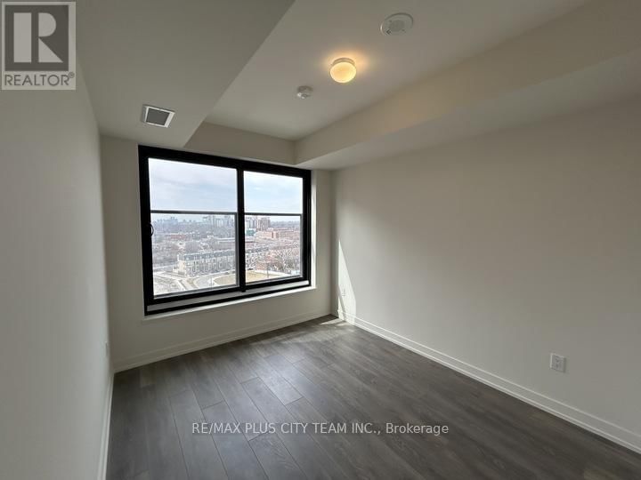 1109 - 181 STERLING RD ROAD Image 8