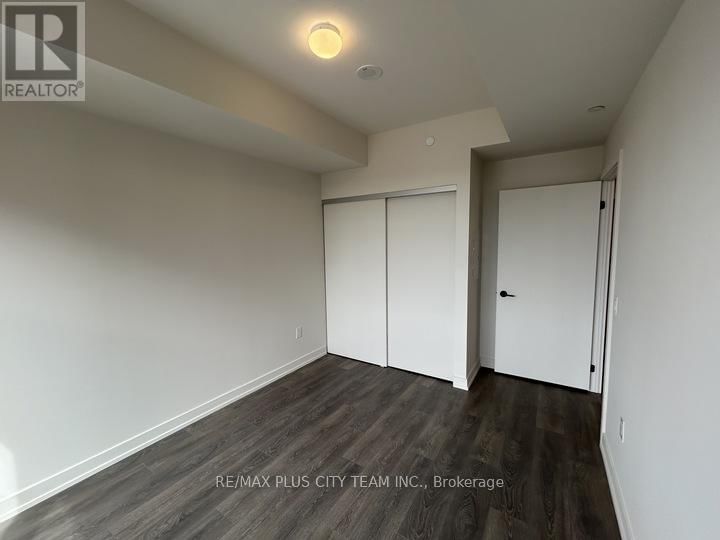 1109 - 181 STERLING RD ROAD Image 9