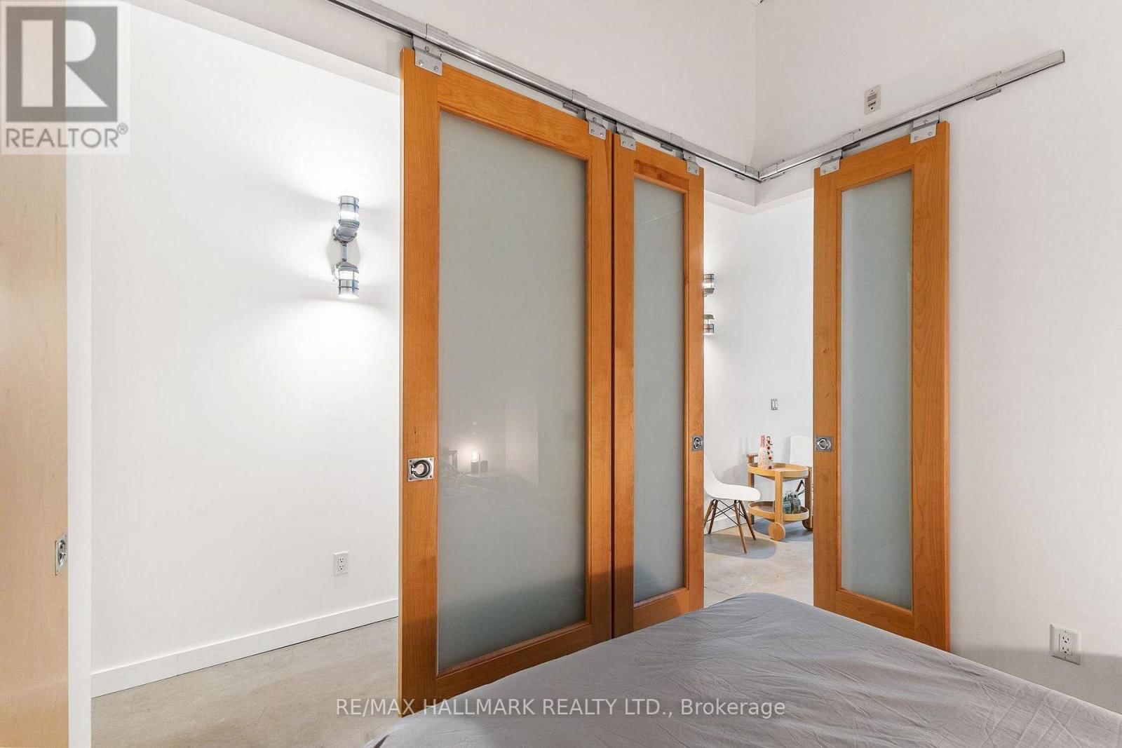 404 - 135 DALHOUSIE STREET Image 18