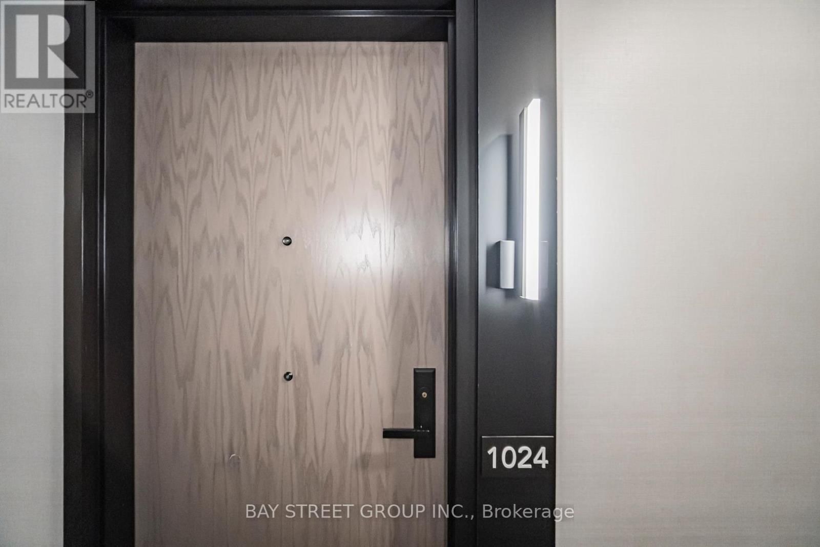 1024 - 30 TIPPETT ROAD Image 12