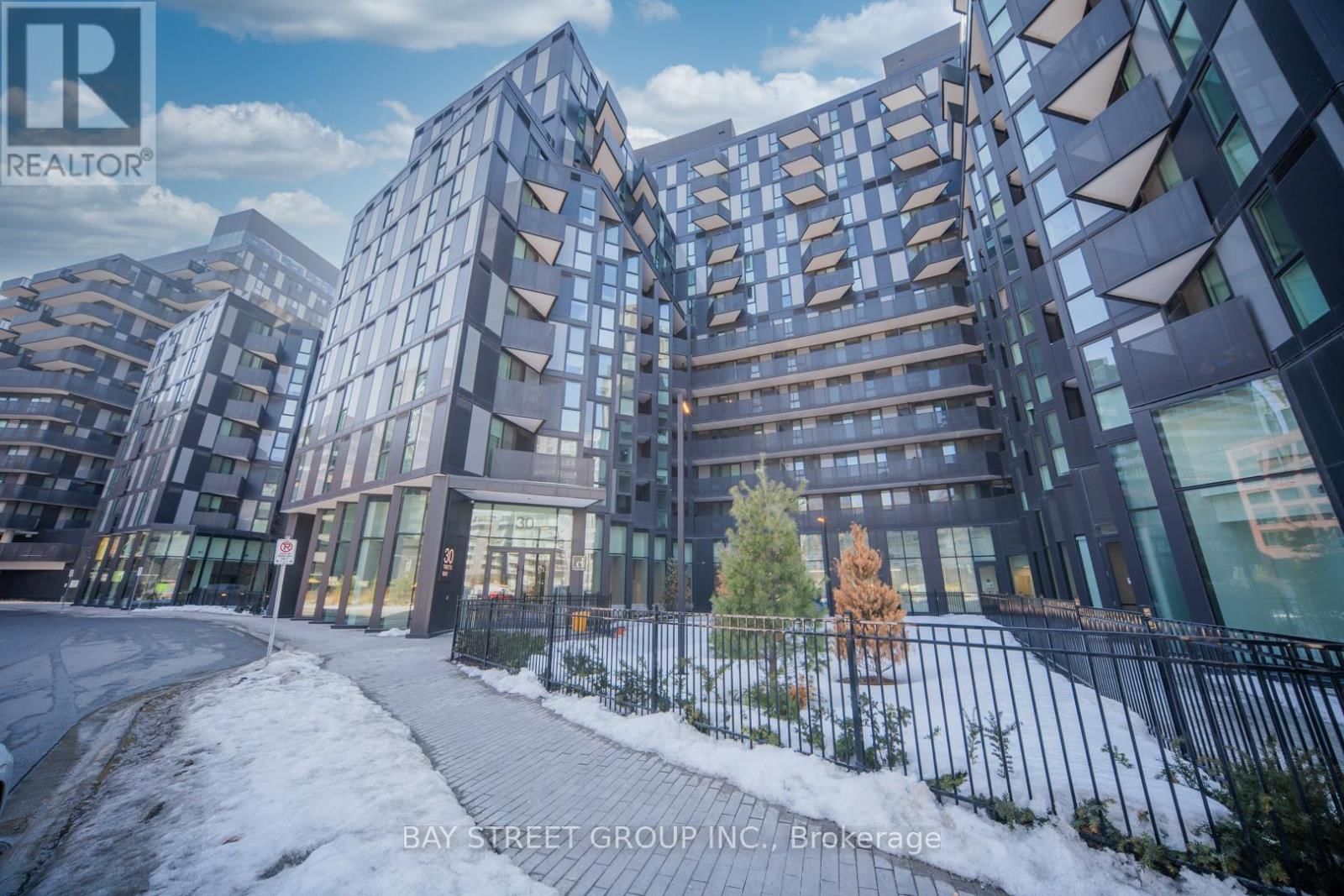 1024 - 30 TIPPETT ROAD Image 2