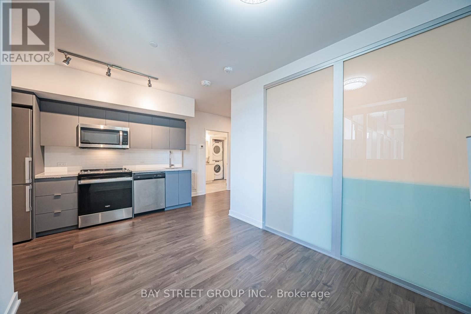 1024 - 30 TIPPETT ROAD Image 22