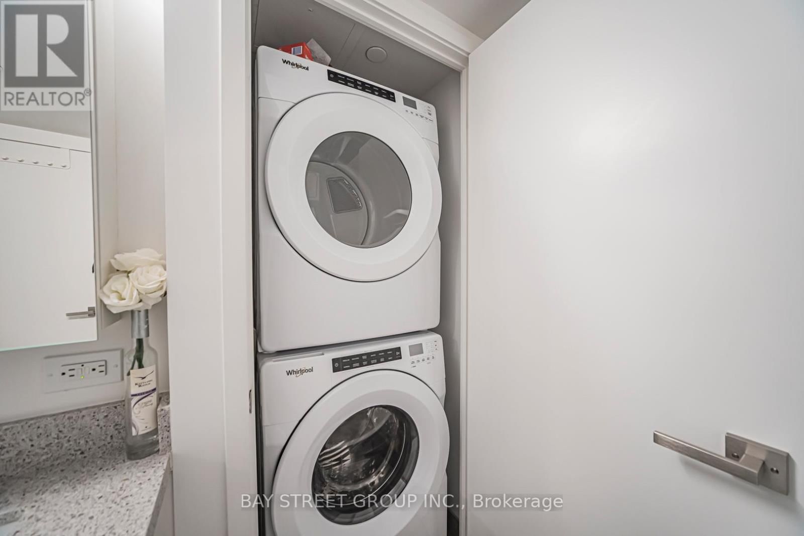 1024 - 30 TIPPETT ROAD Image 28