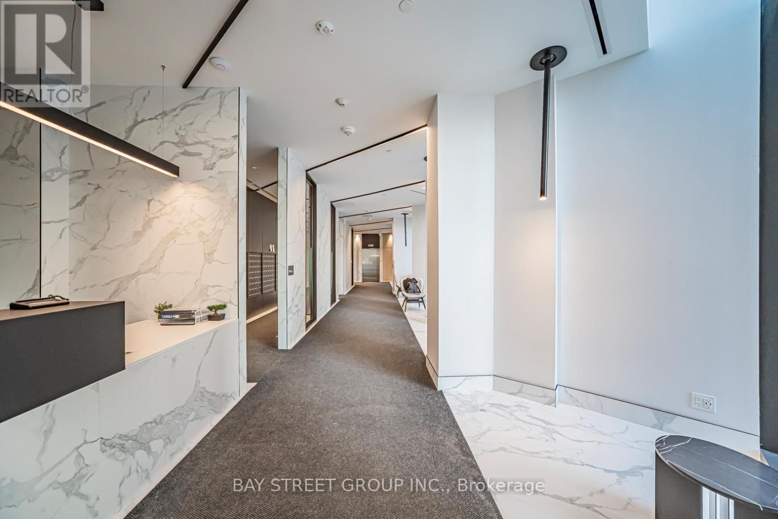 1024 - 30 TIPPETT ROAD Image 6