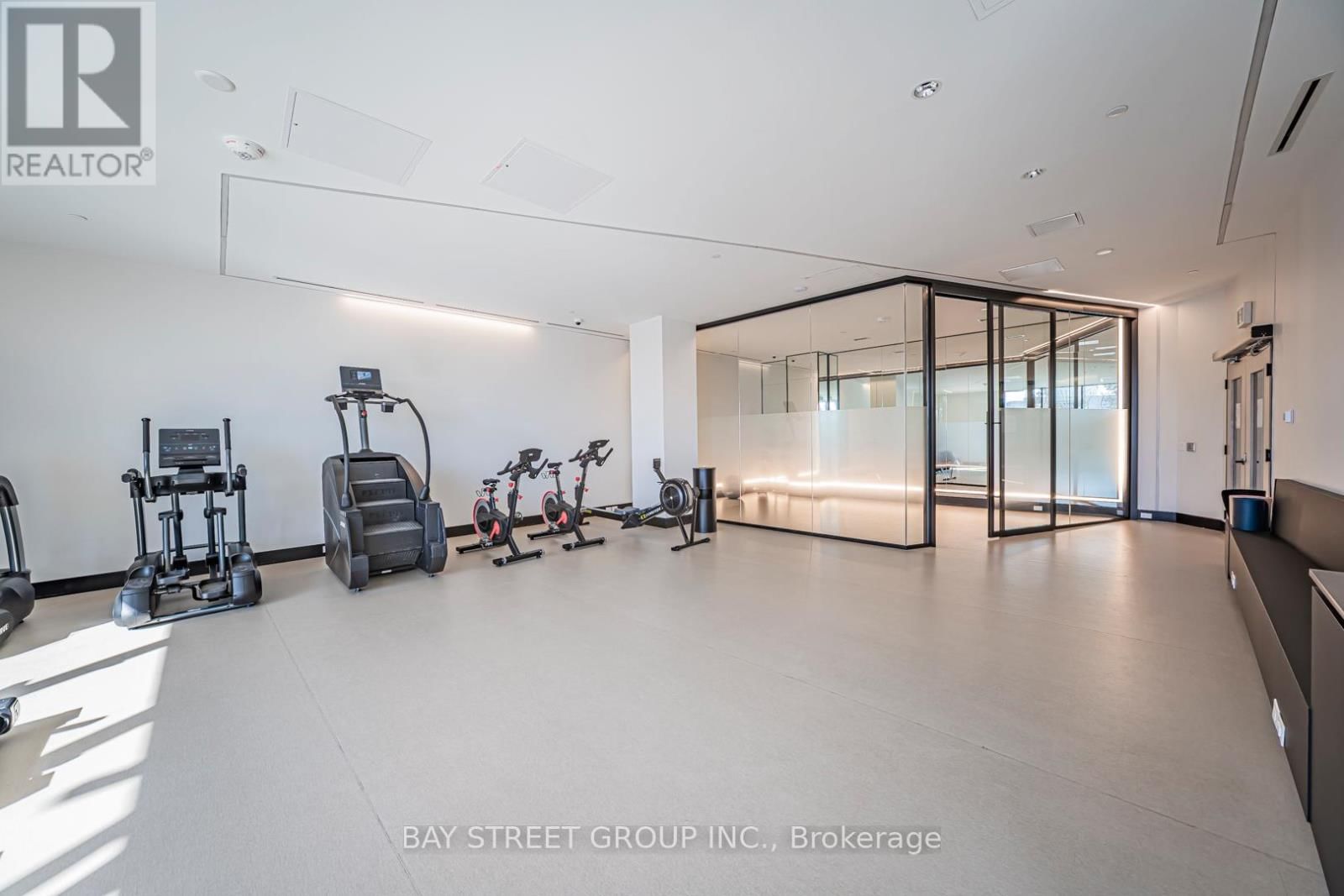 1024 - 30 TIPPETT ROAD Image 9