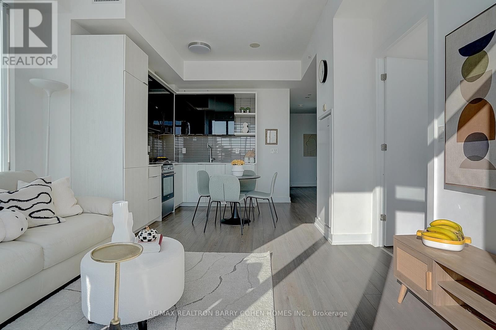 806 - 6 PARKWOOD AVENUE Image 22