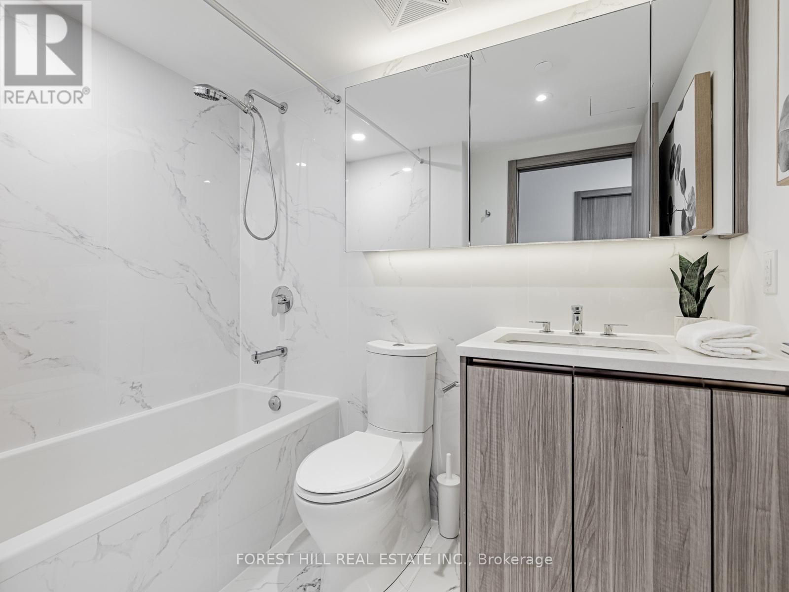 2706 - 27 MCMAHON DRIVE Image 13