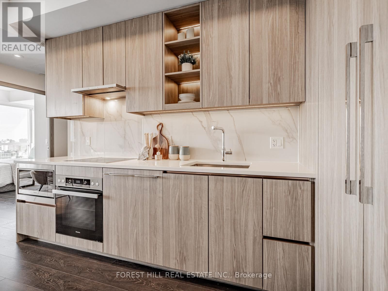 2706 - 27 MCMAHON DRIVE Image 8