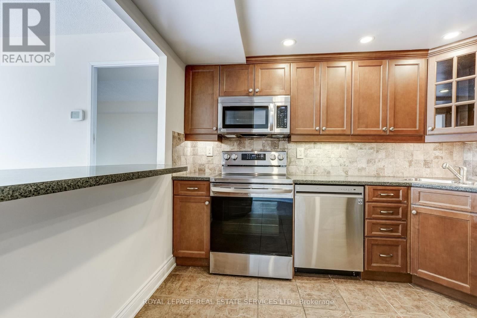 413 - 705 KING STREET WEST Image 26