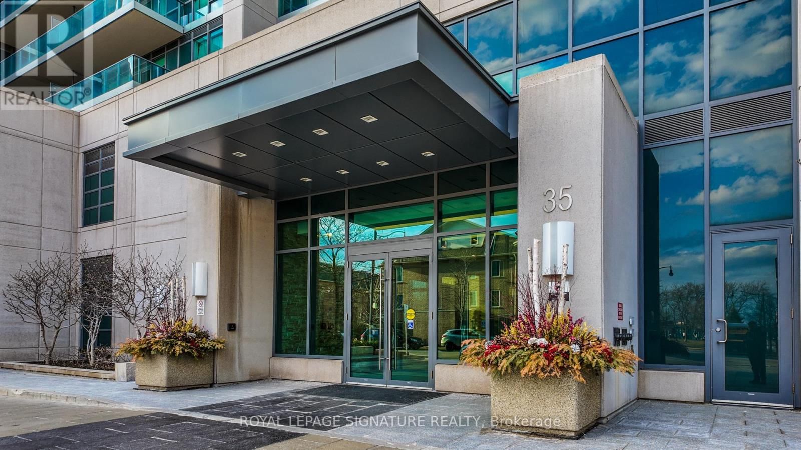 515 - 35 BRIAN PECK CRESCENT Image 21