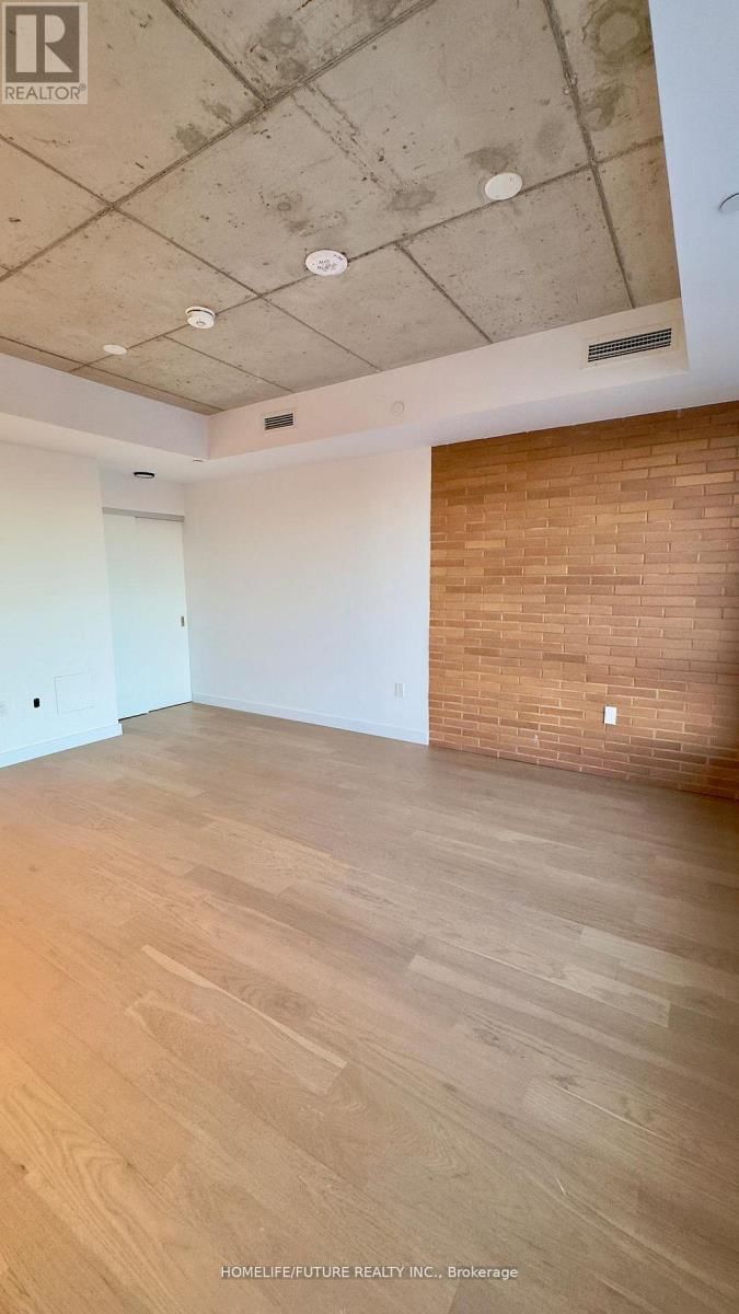 530 - 1720 BAYVIEW AVENUE Image 18