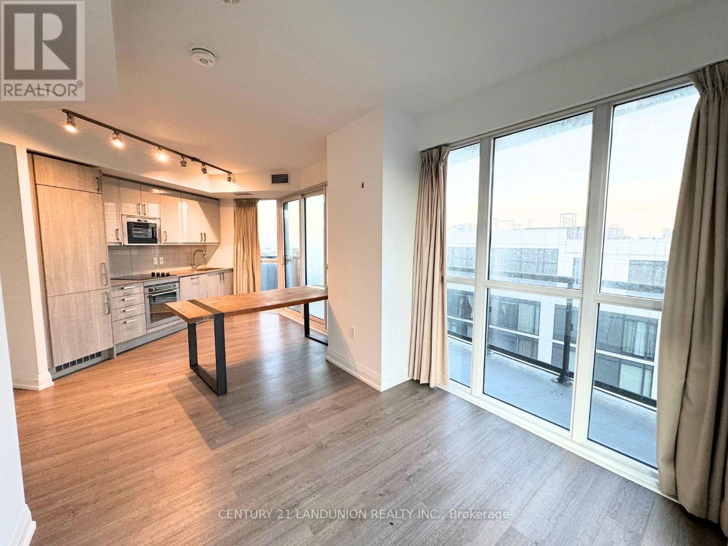 3504 - 77 MUTUAL STREET Image 1