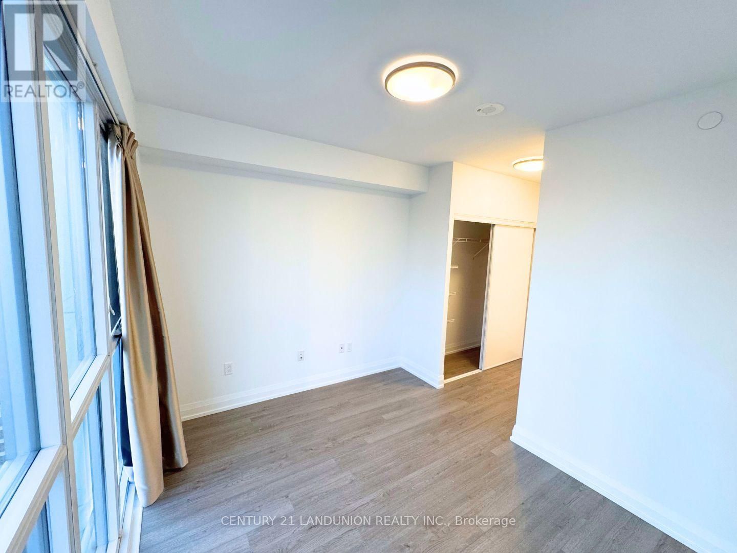 3504 - 77 MUTUAL STREET Image 11