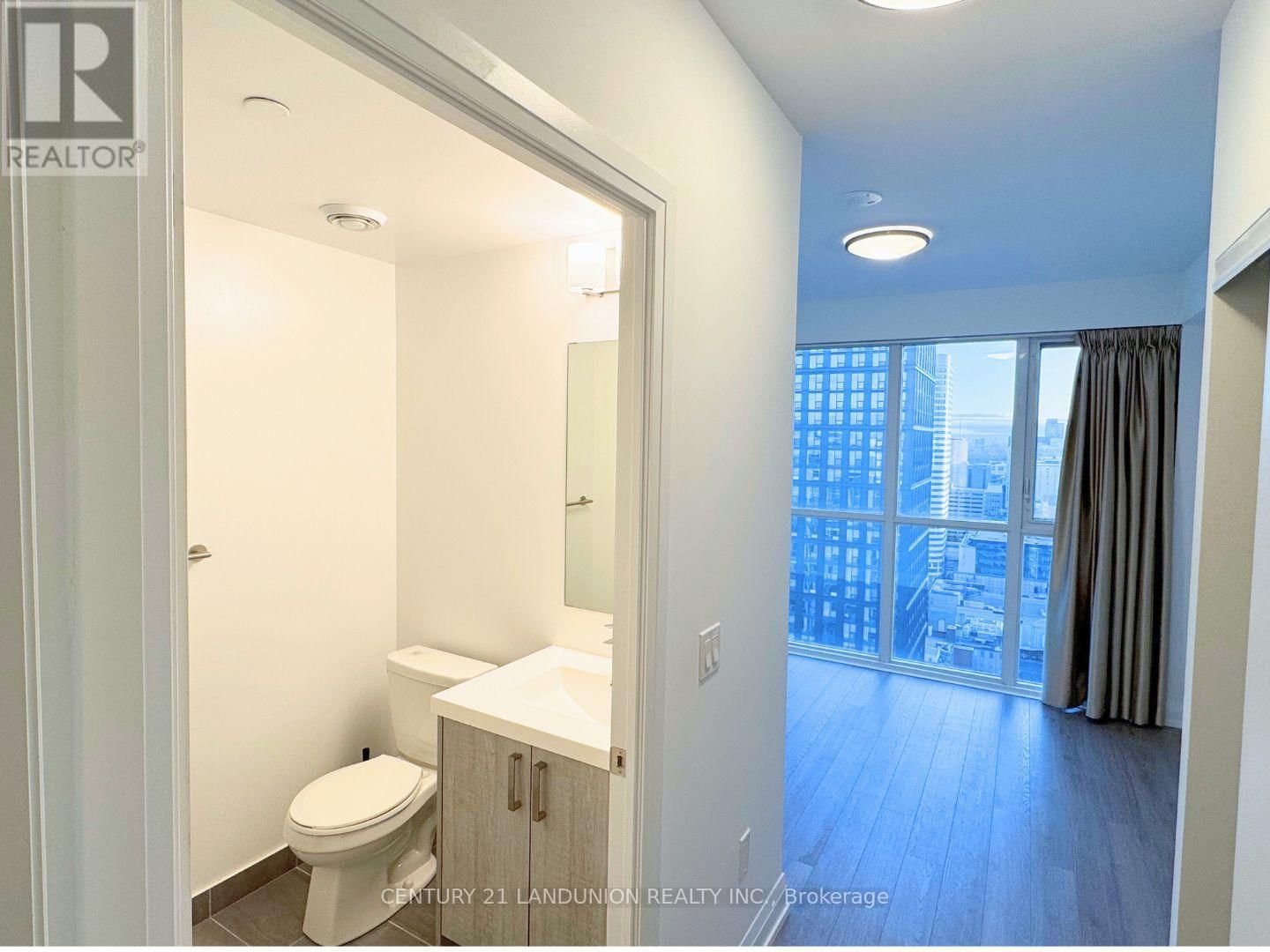 3504 - 77 MUTUAL STREET Image 12