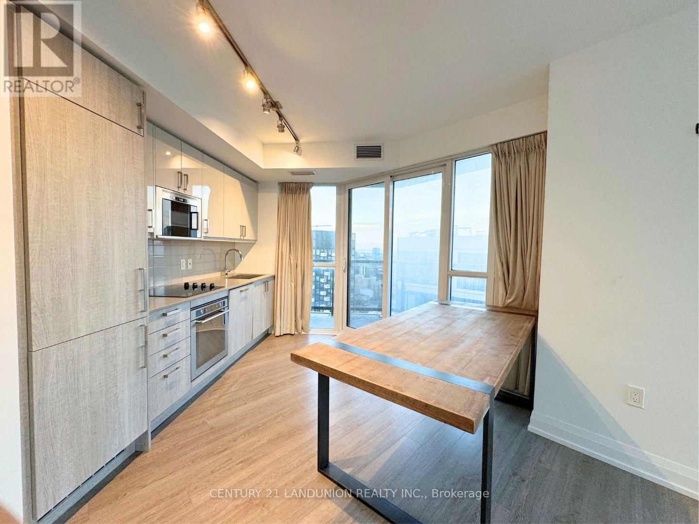 3504 - 77 MUTUAL STREET Image 2