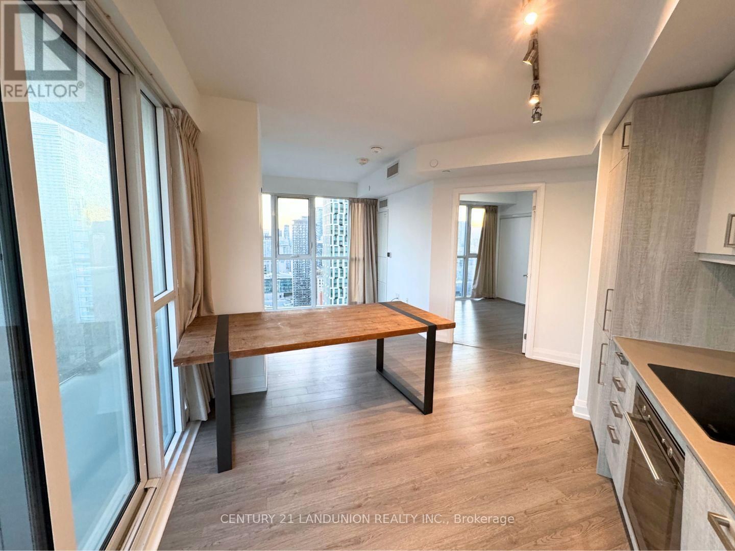 3504 - 77 MUTUAL STREET Image 4