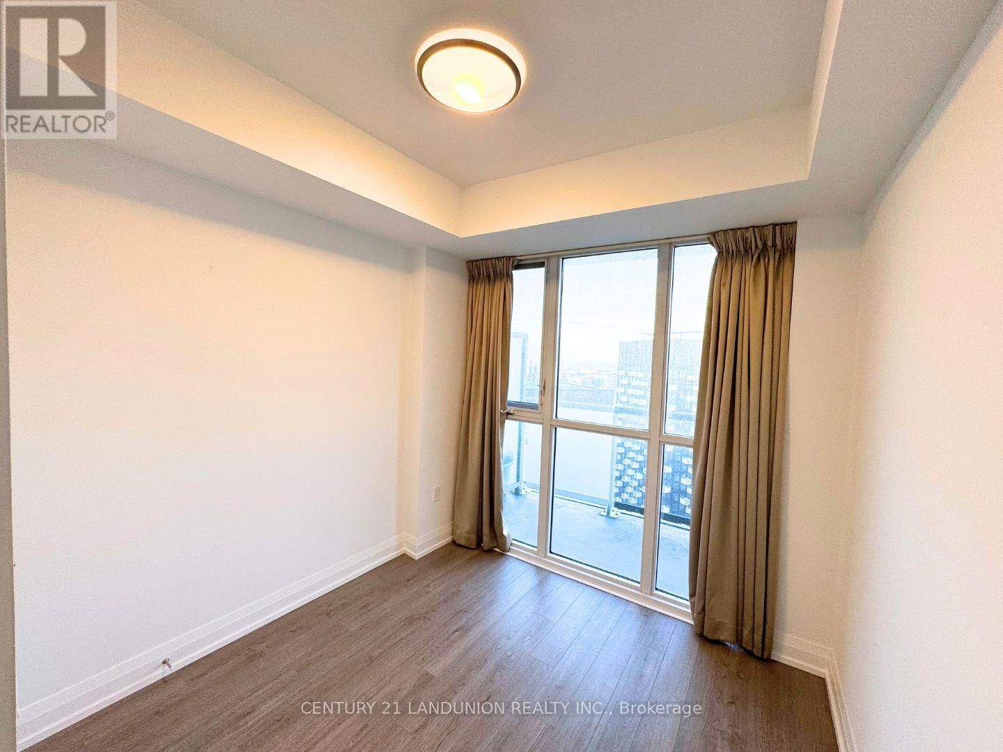 3504 - 77 MUTUAL STREET Image 7