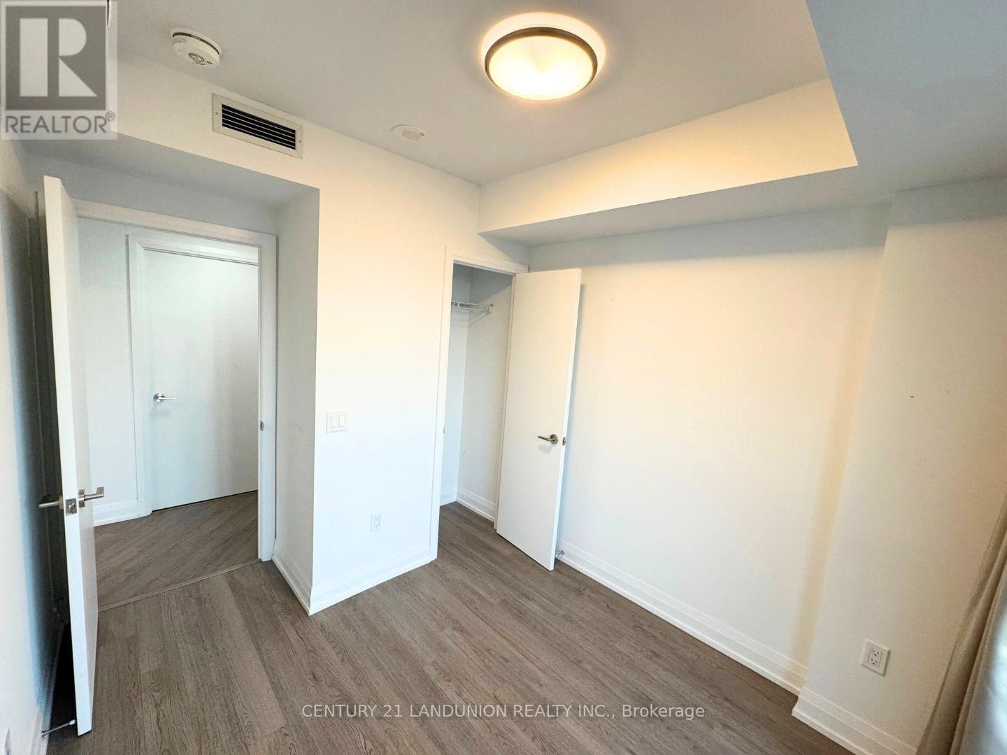 3504 - 77 MUTUAL STREET Image 8