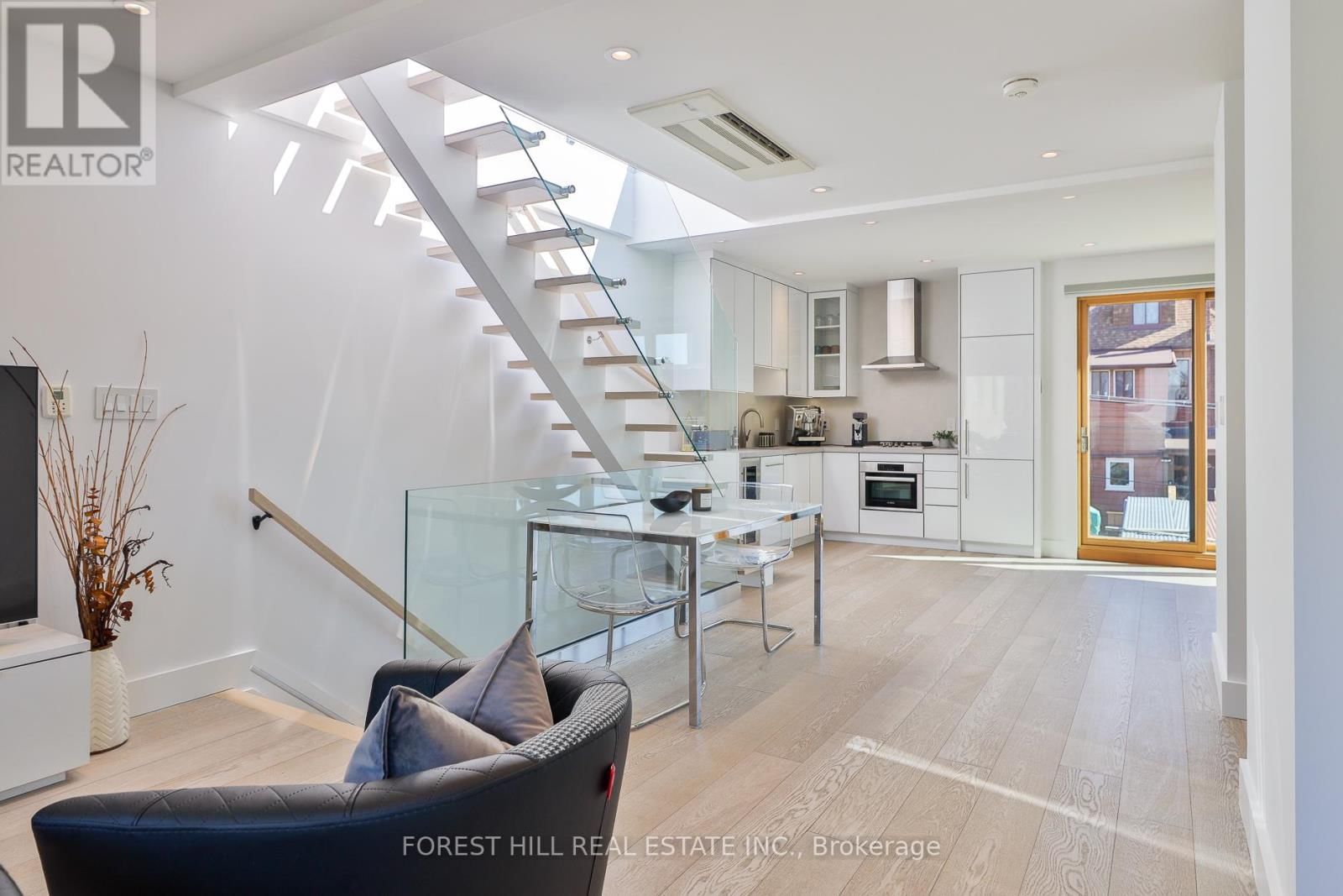 163 WYCHWOOD AVENUE Image 30