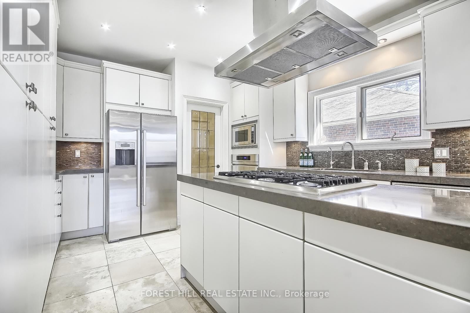 83 NORTON AVENUE Image 17