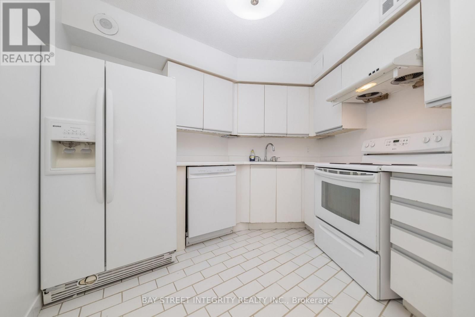 1107 - 270 QUEENS QUAY WEST Image 18