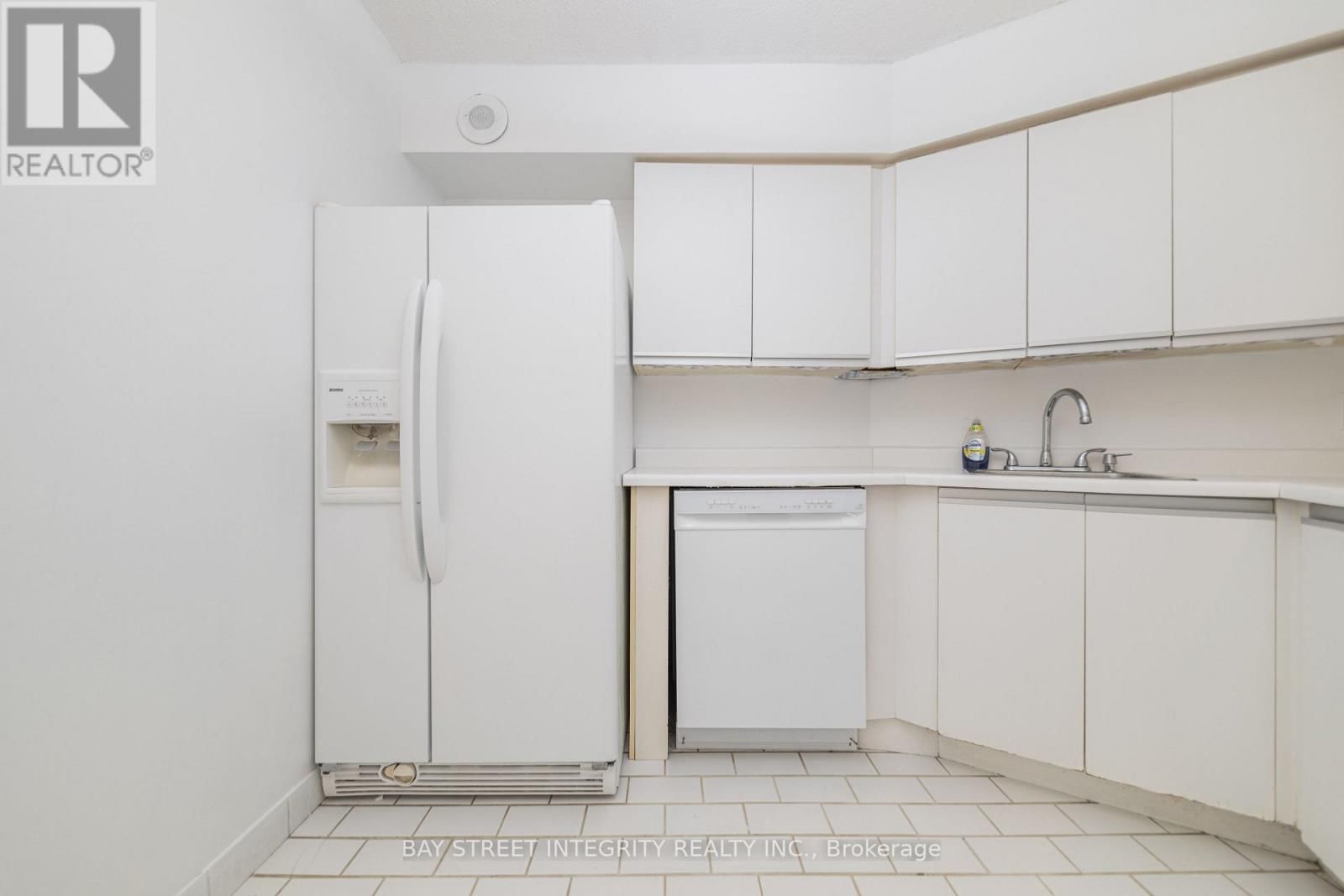 1107 - 270 QUEENS QUAY WEST Image 20