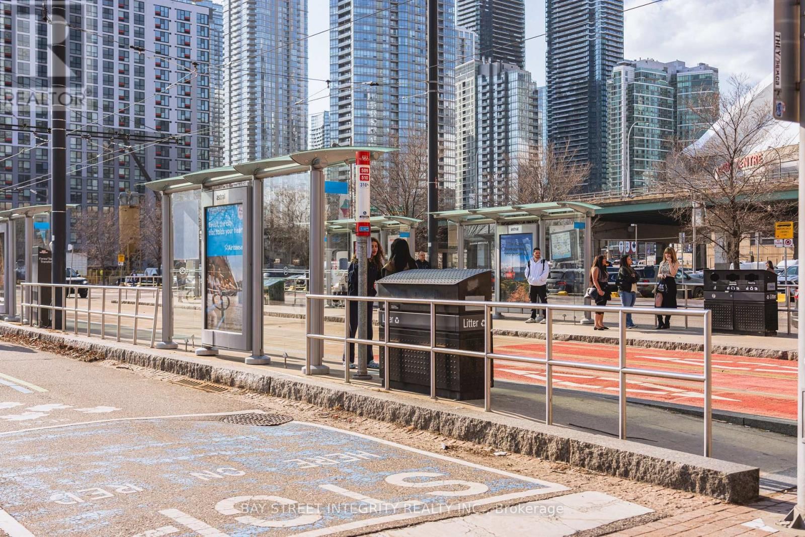 1107 - 270 QUEENS QUAY WEST Image 27