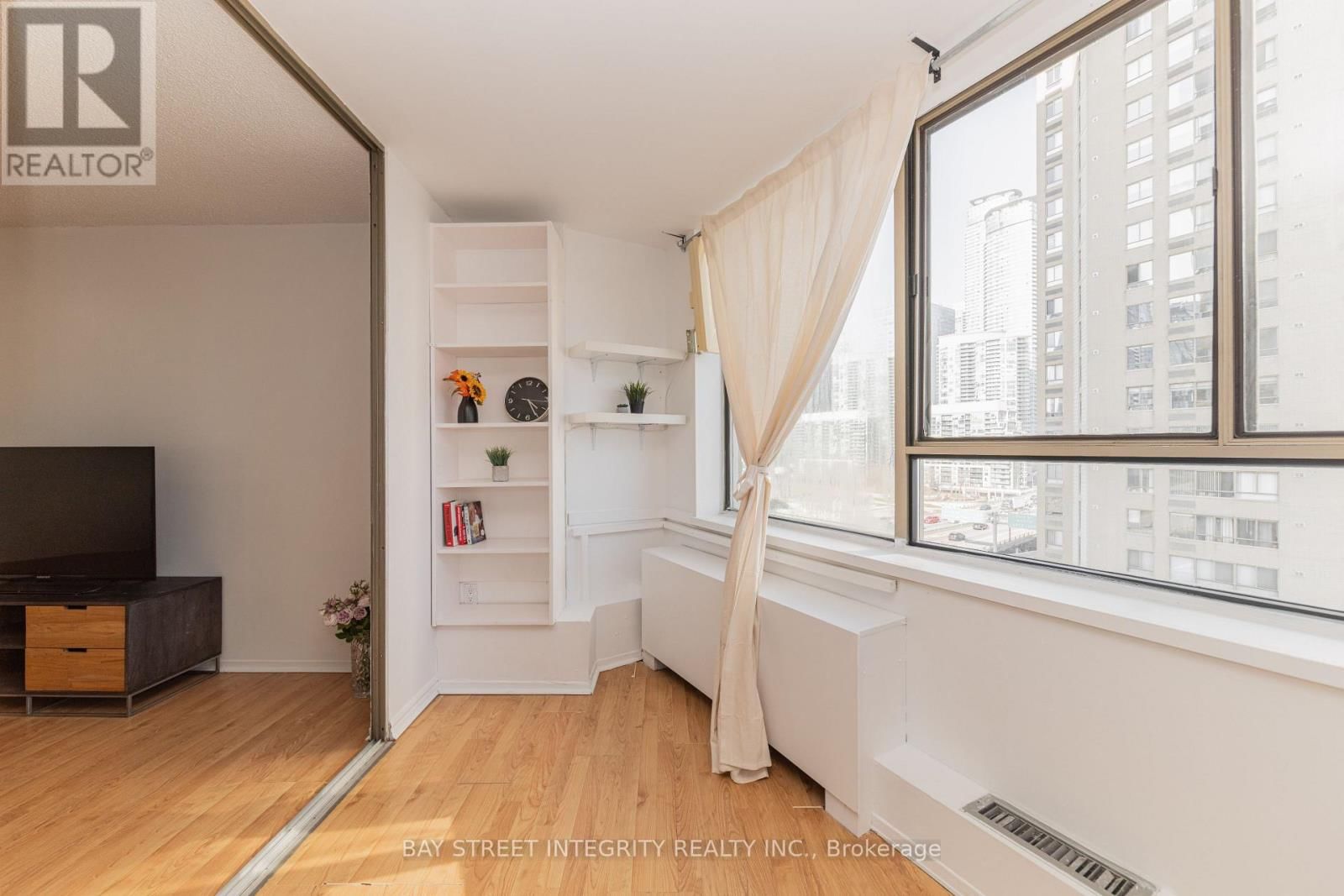 1107 - 270 QUEENS QUAY WEST Image 7