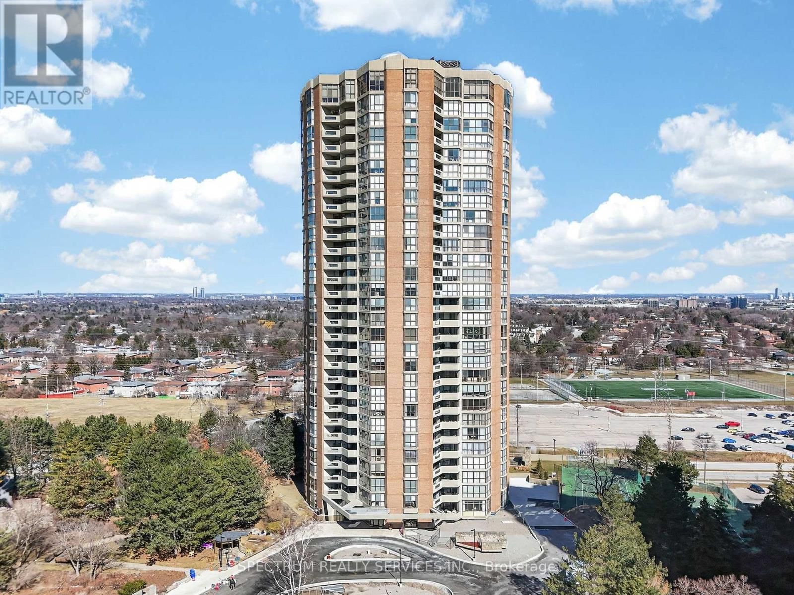 302 - 85 SKYMARK DRIVE Image 1