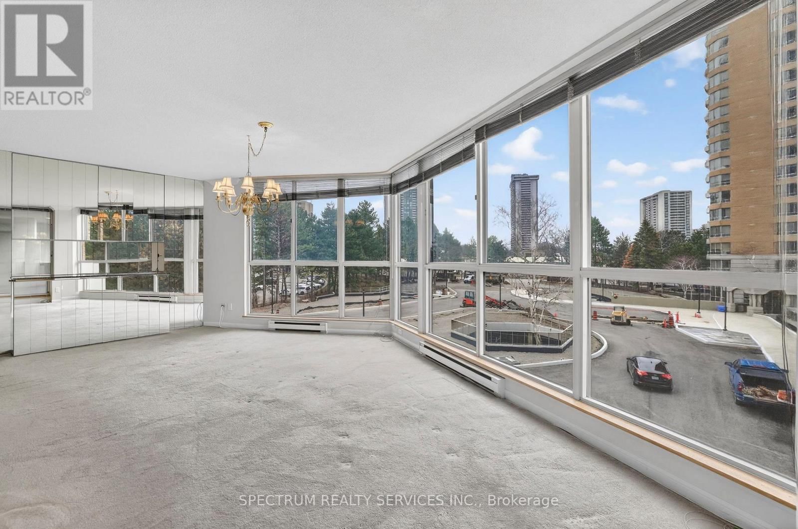 302 - 85 SKYMARK DRIVE Image 15