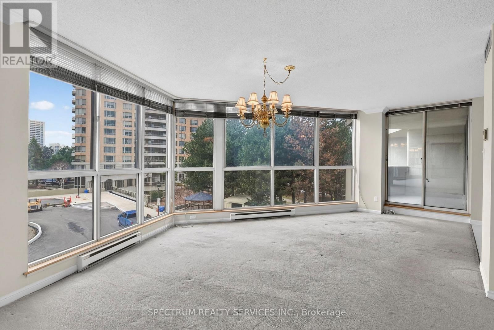 302 - 85 SKYMARK DRIVE Image 18