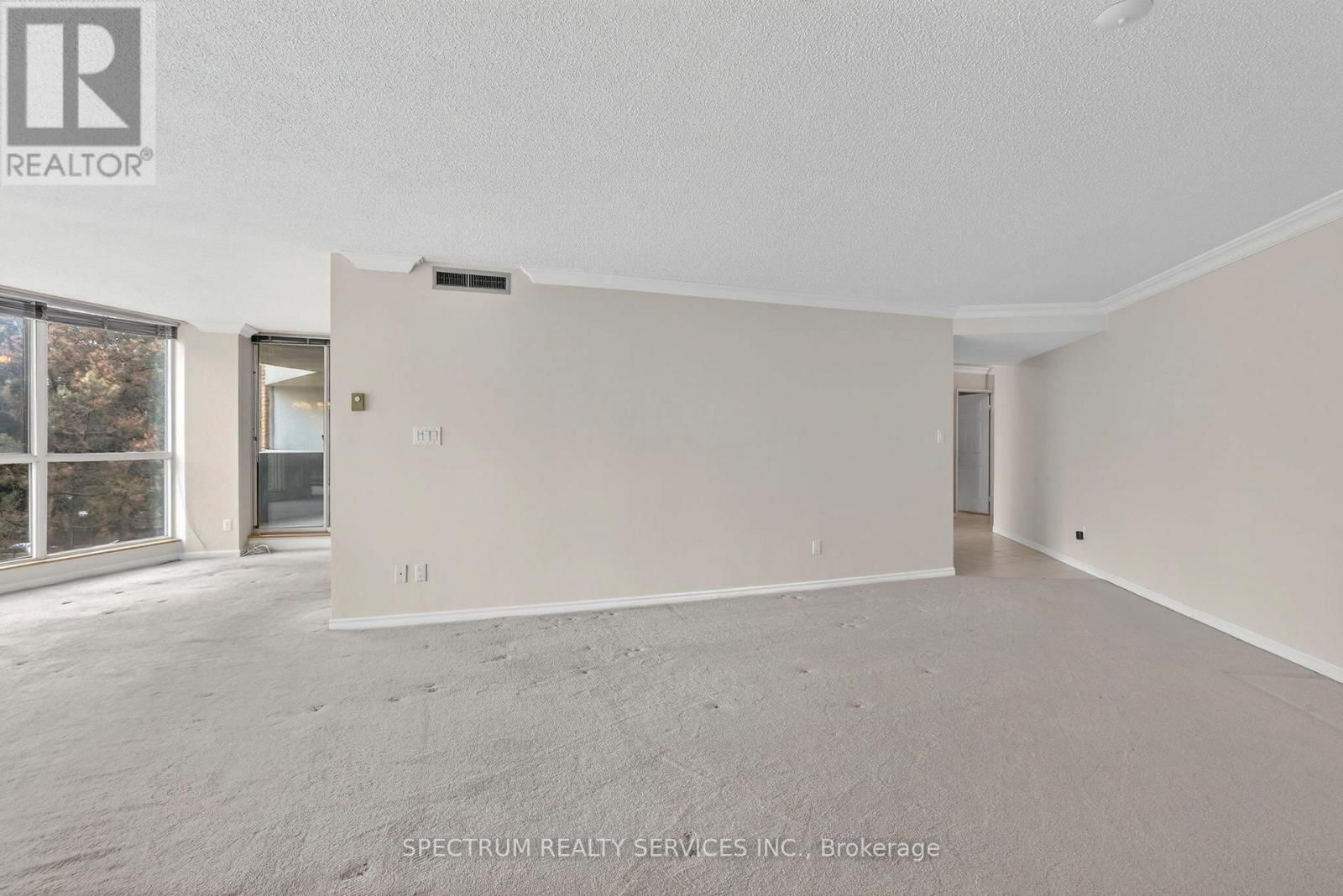 302 - 85 SKYMARK DRIVE Image 23