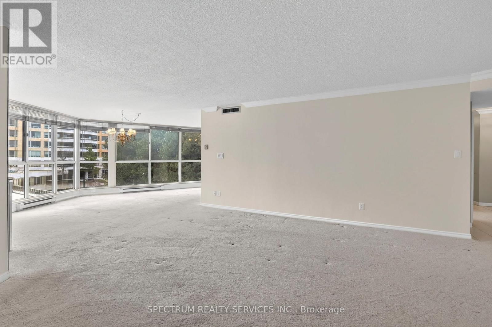 302 - 85 SKYMARK DRIVE Image 24