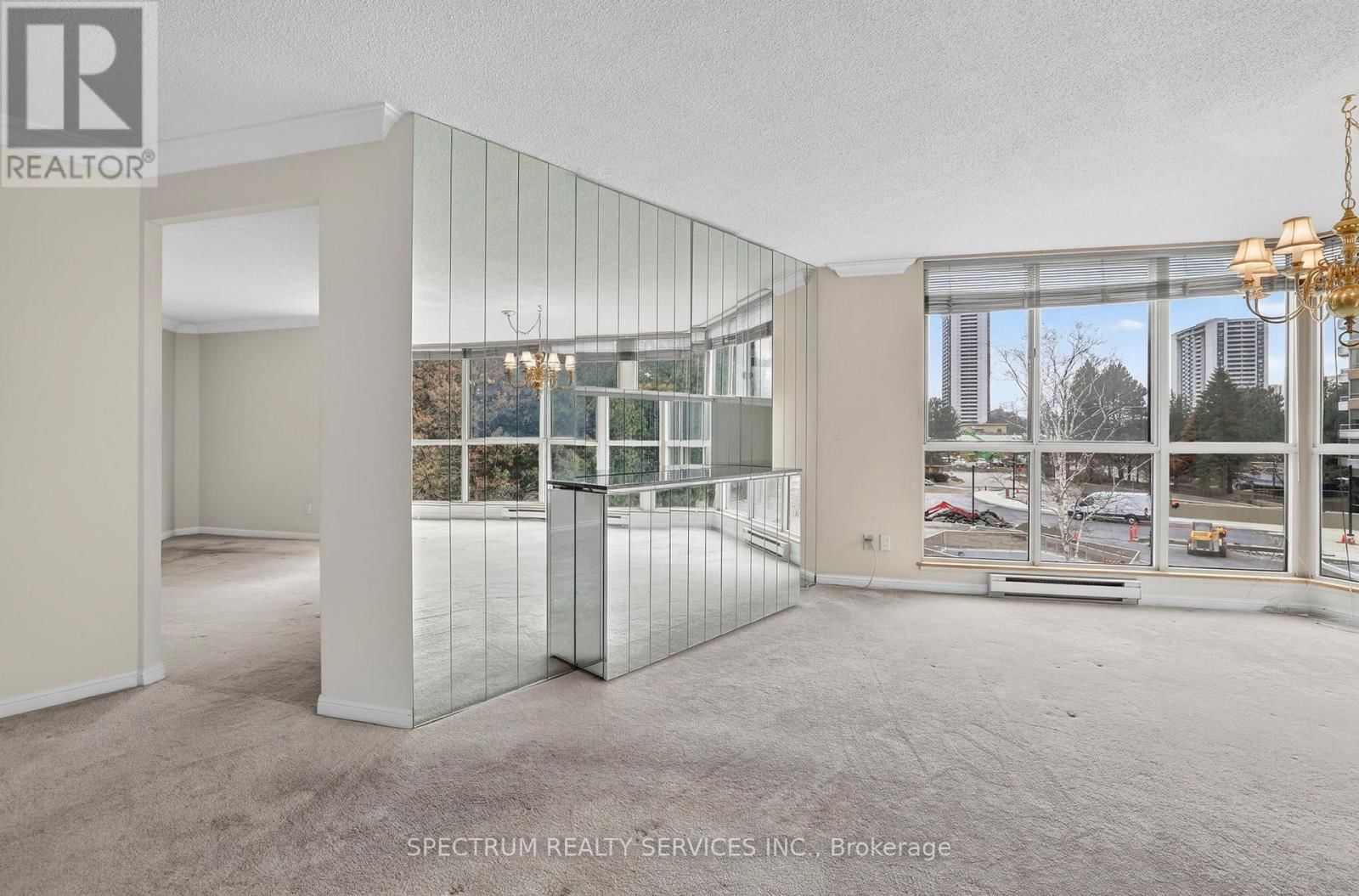 302 - 85 SKYMARK DRIVE Image 28