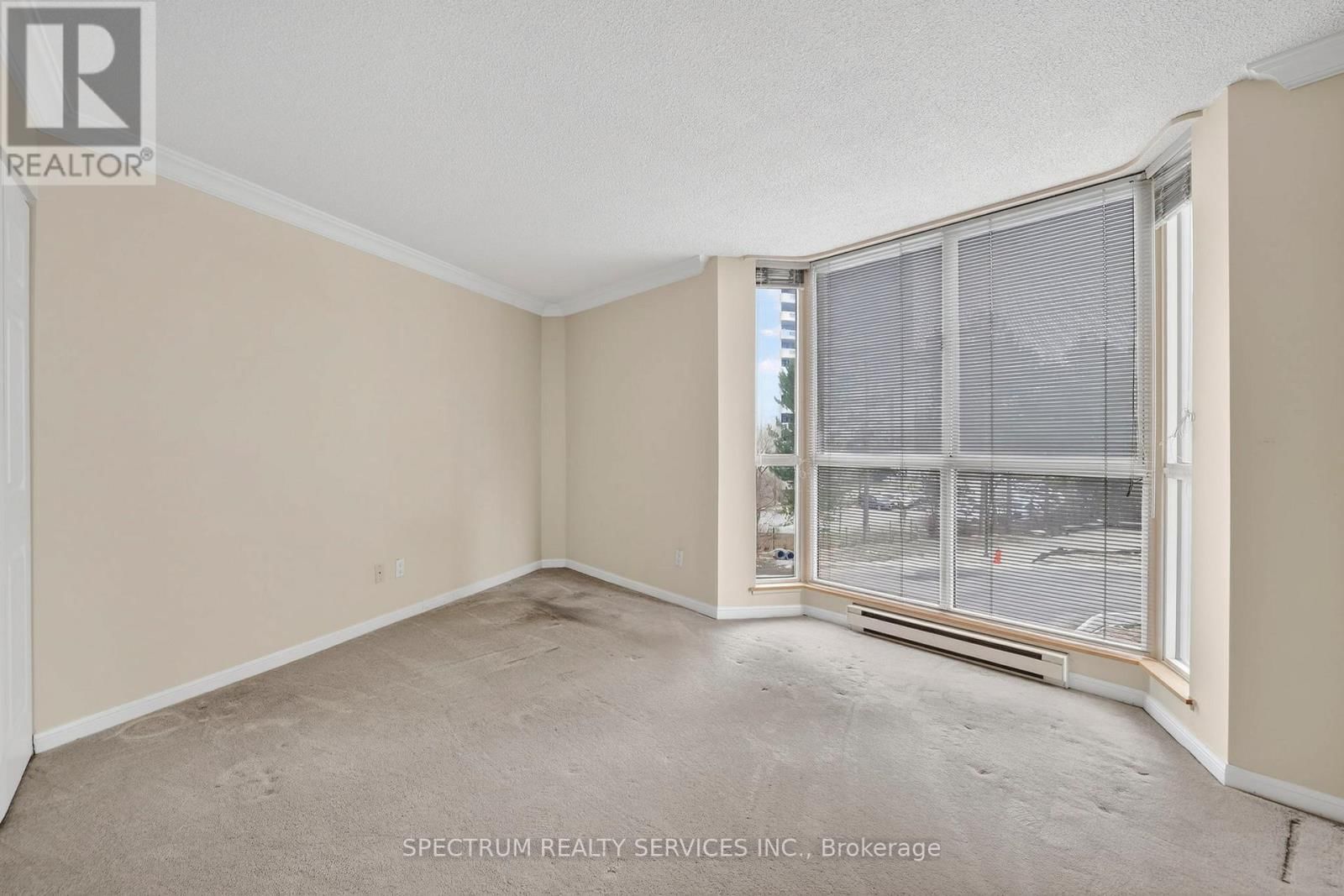 302 - 85 SKYMARK DRIVE Image 29