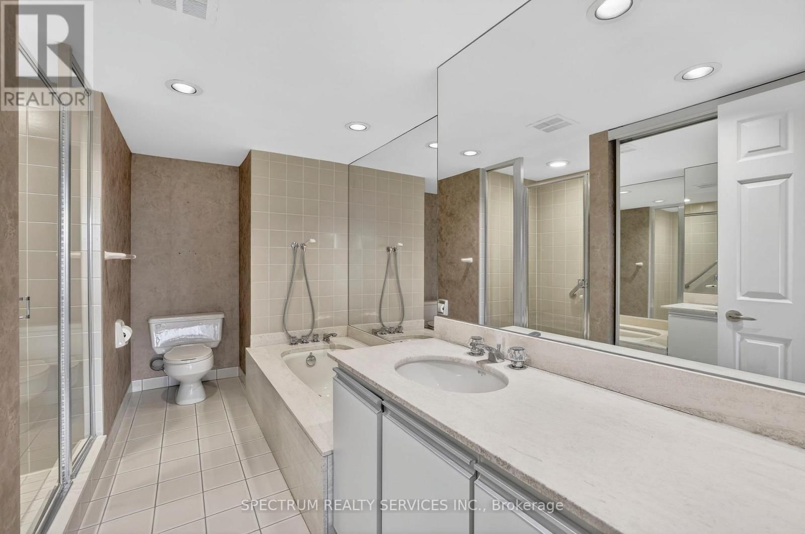 302 - 85 SKYMARK DRIVE Image 37