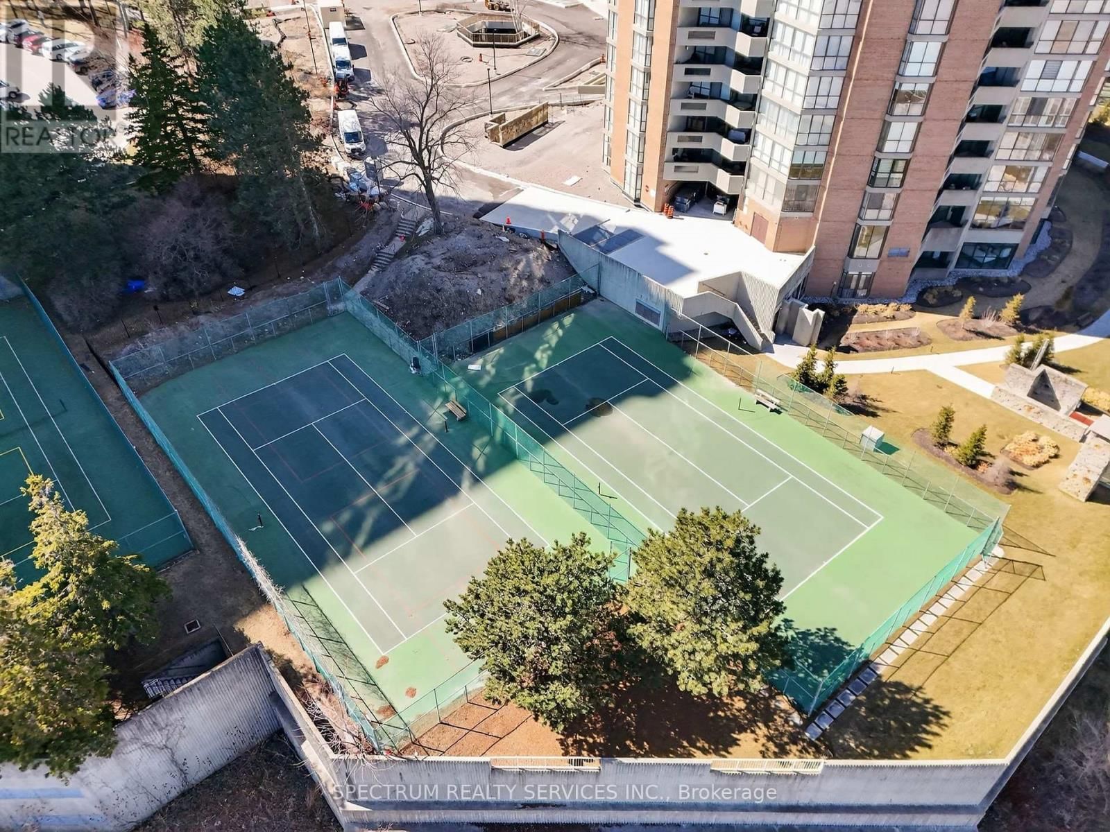 302 - 85 SKYMARK DRIVE Image 50