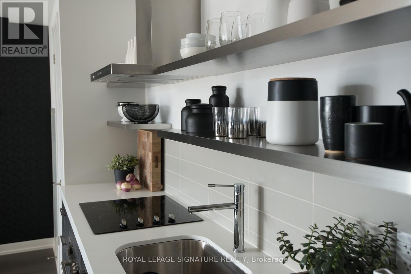 614 - 560 KING STREET WEST Image 5