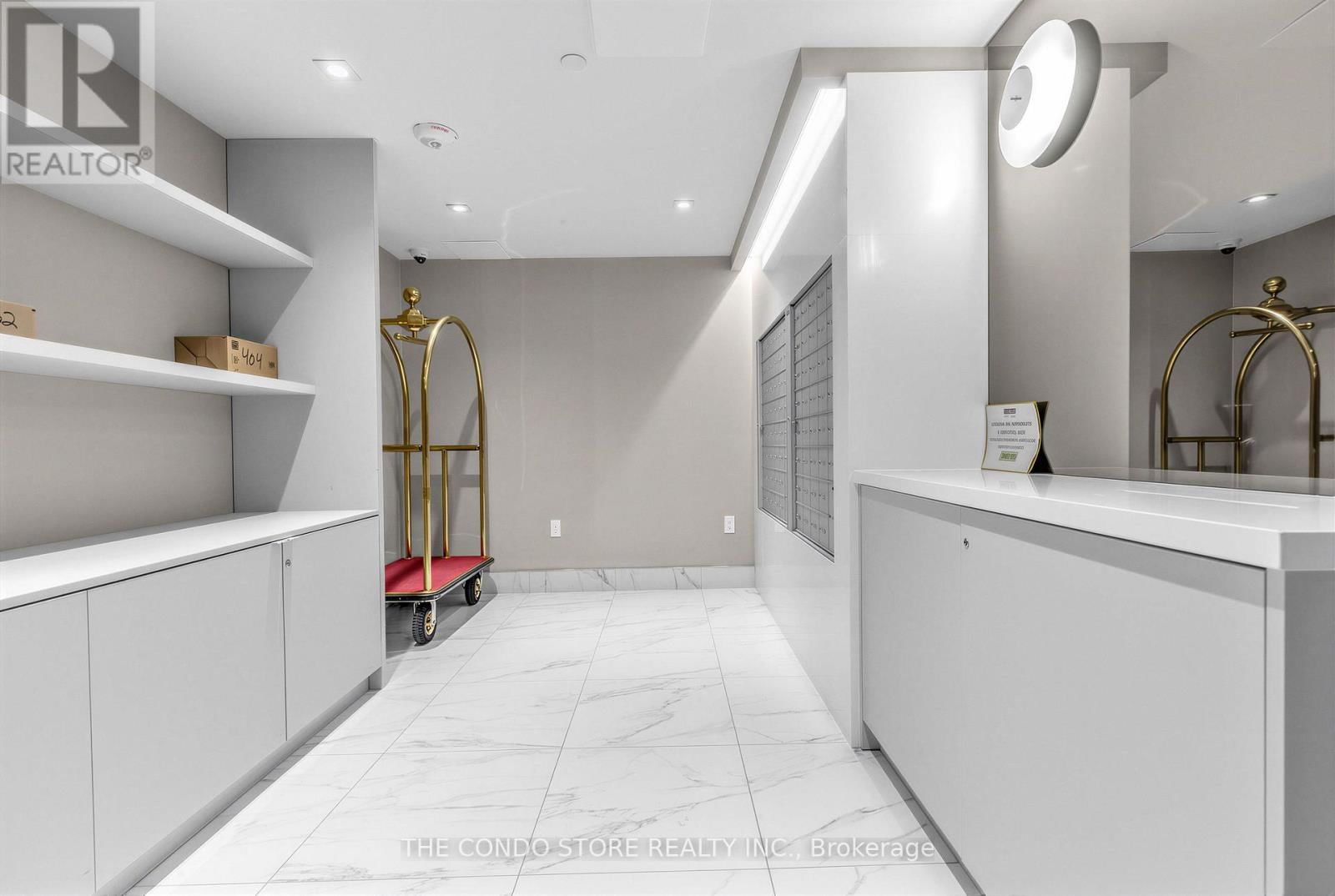 705 - 8 MANOR ROAD WEST Image 21