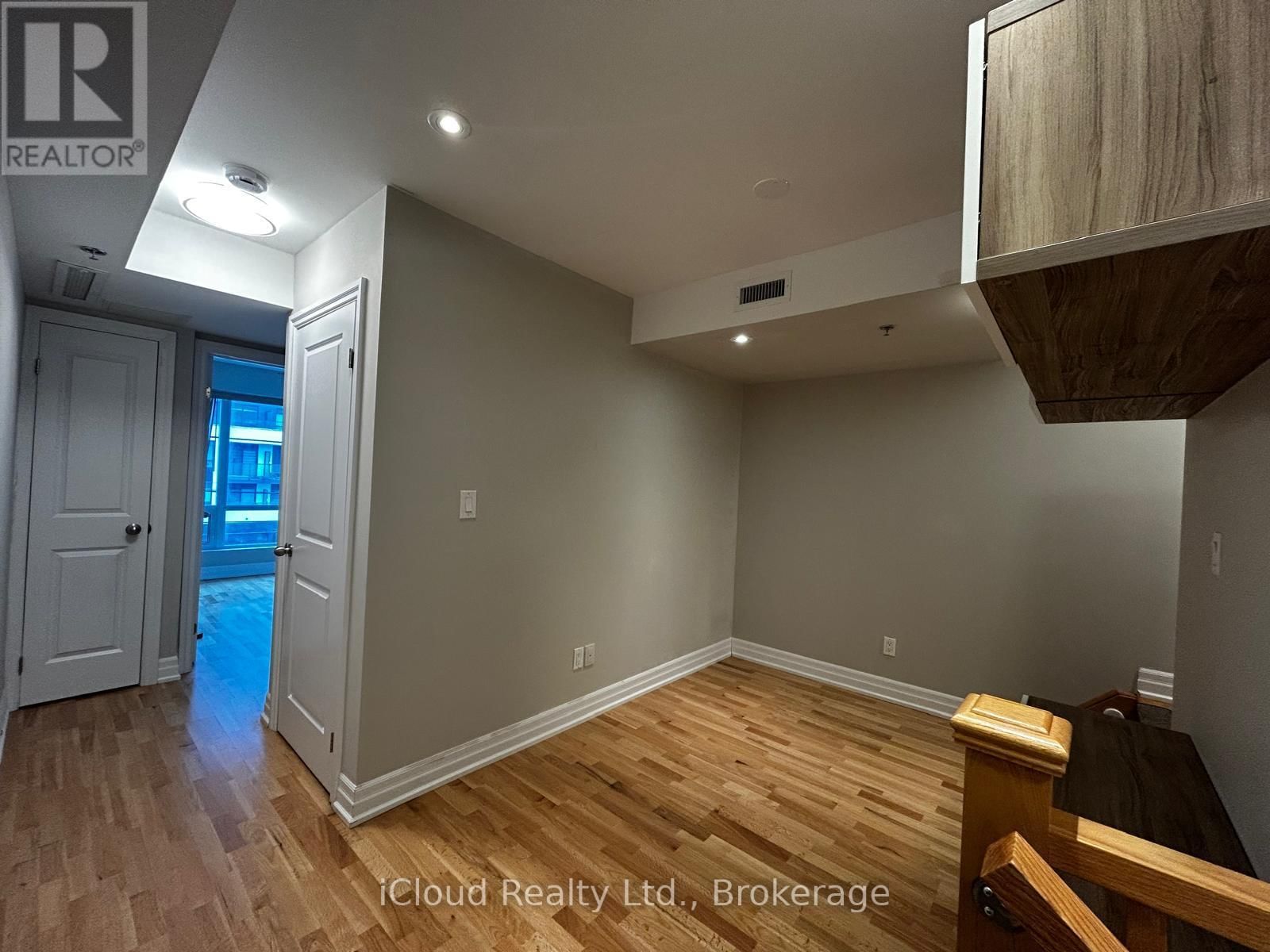 201 - 724 SHEPPARD AVENUE WEST Image 15